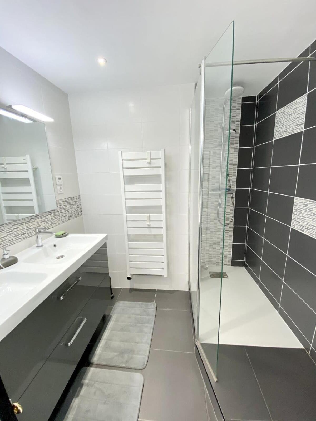 Charmant T3 Cosy A 2 Pas Du Bourg Et Des Plages Larmor-Plage Exterior foto